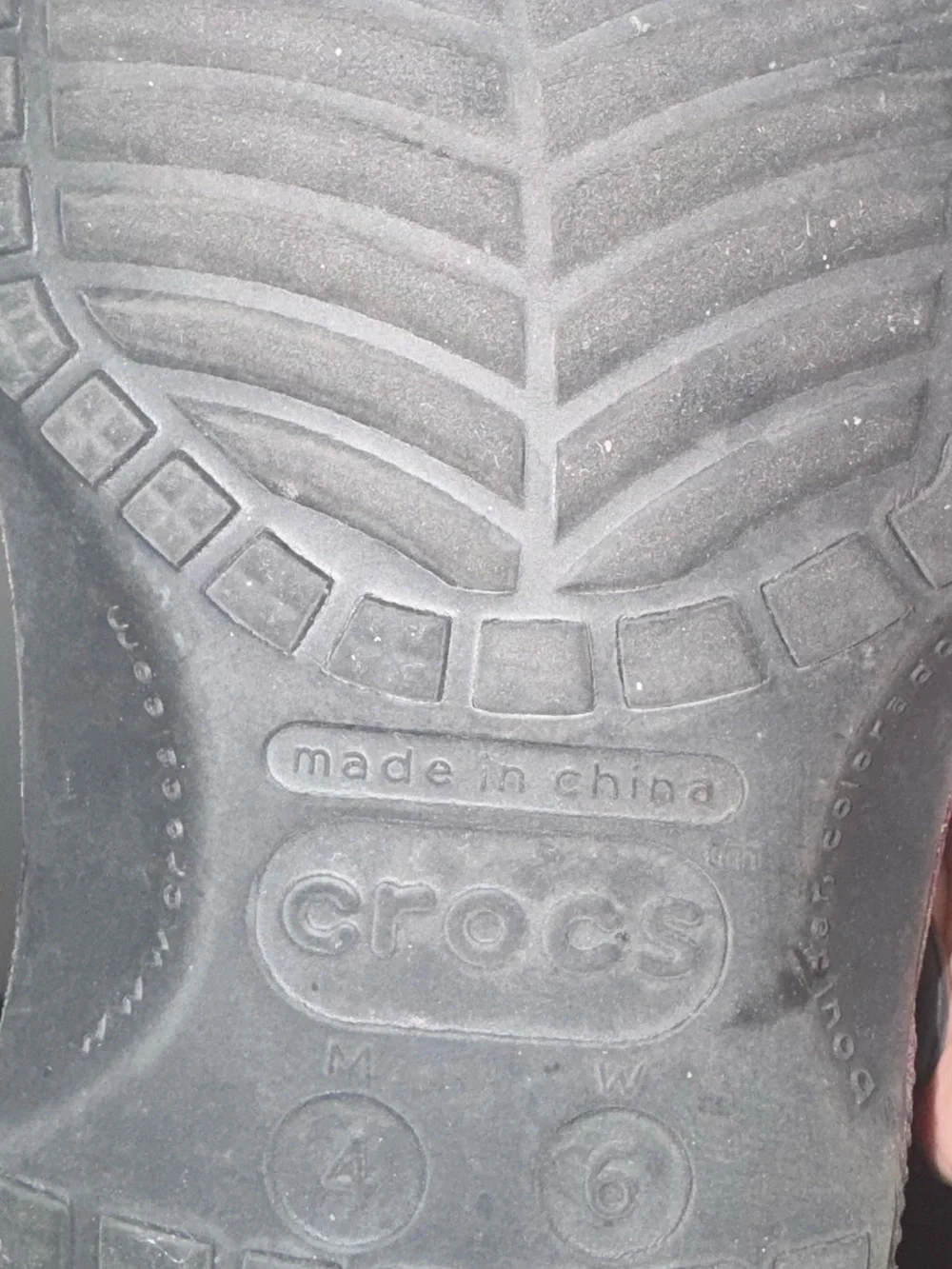 CROCS Kids Glitter Ombre Clogs in Orange and Purple with Charms (Hocus Pocus)